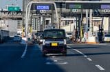 ゲートを通過できなければ大規模な渋滞が発生することは明白だ（写真はイメージ：adigosts / PIXTA）