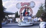 ディズニー５周年記念式典のようす（写真：1988年4月15日、吉野純治撮影）