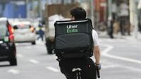 危険運転多発｢ウーバー配達員｣の呆れた言い分 ｢事故が増えて当たり前の教育｣と専門家指摘