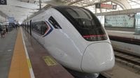 中国｢新幹線軌道｣を走る謎の通勤電車の正体