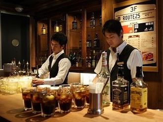 ケンタッキーがアルコール提供の新業態、夜間帯での集客テコ入れ