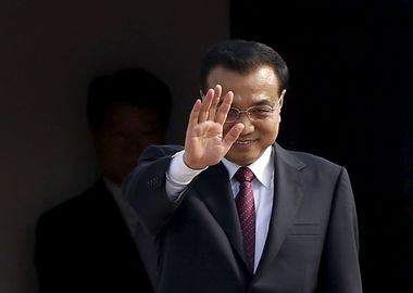 China's Li Urges Japan Businesses to Help Improve Ties