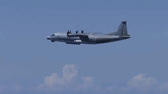 中国軍機 初の日本領空侵犯の謎を解き明かす
