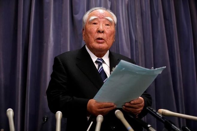 スズキ､鈴木修会長が燃費不正でCEO職返上　　