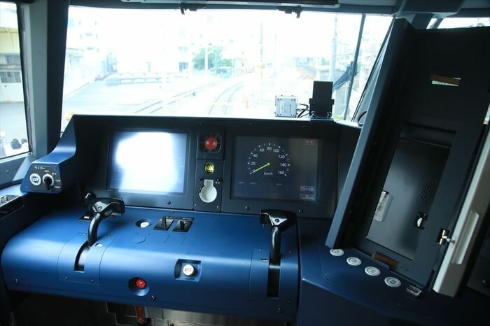 安全性を高めた運転台