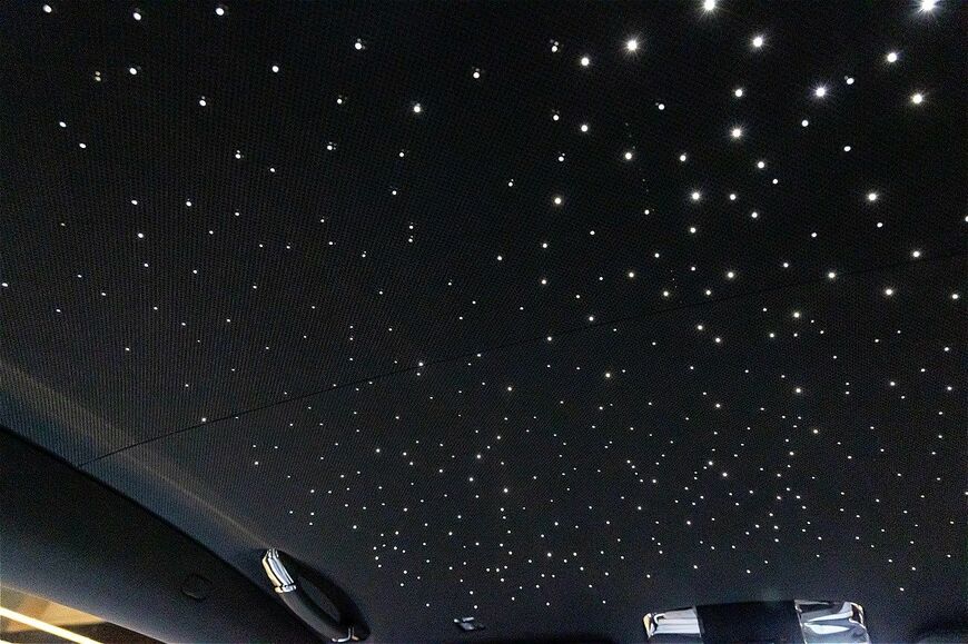 ロールス・ロイス「スペクター」（写真：三木宏章）