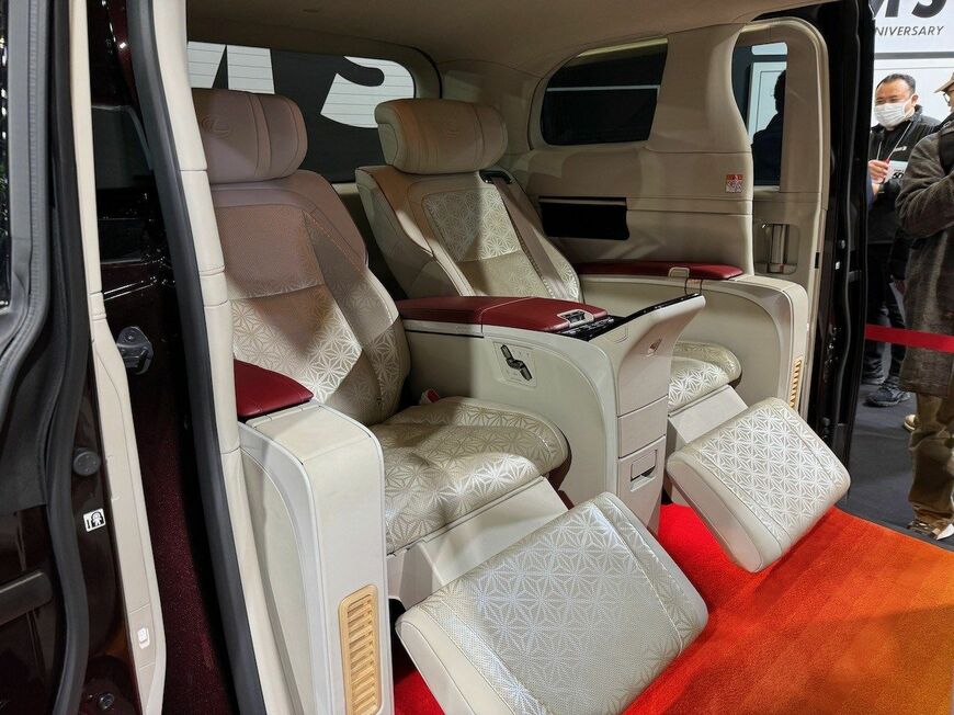 LEXUS LM ショーファースタディのインテリア（筆者撮影）