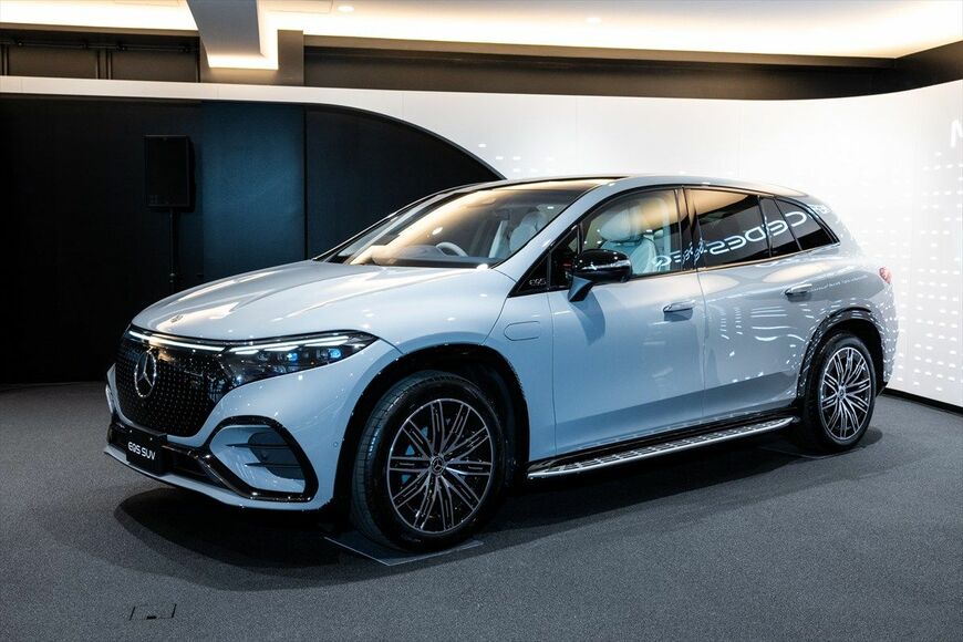 「EQS SUV」は大型で1600万円を超える高額車（写真：メルセデス・ベンツ日本）