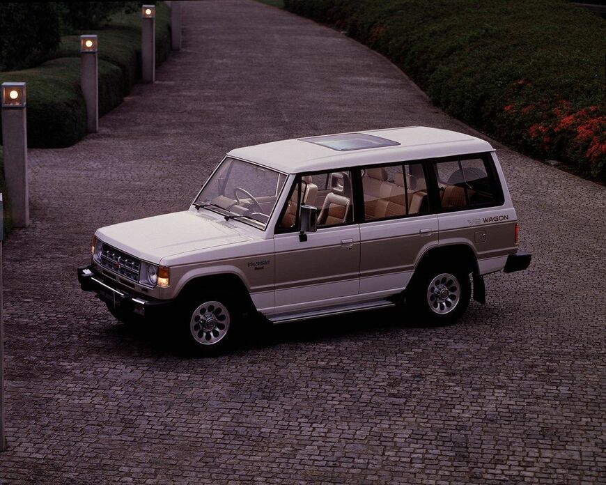 1980年代にヒットした初代「パジェロ」の最上級モデル「SUPER EXCEED」（写真：三菱自動車）
