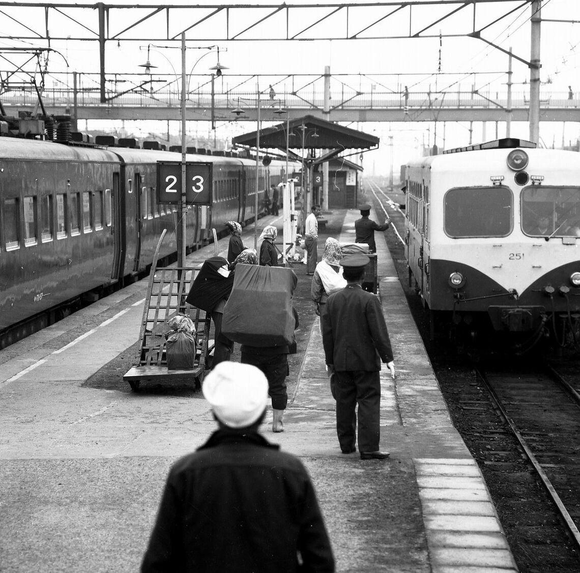 1970年頃の野幌駅（写真：江別市郷土資料館） 