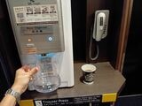 廊下にあった給水機（筆者撮影）