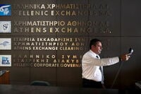 ギリシャ株式市場､再開初日は大幅安 銀行株の売り継続の見通し