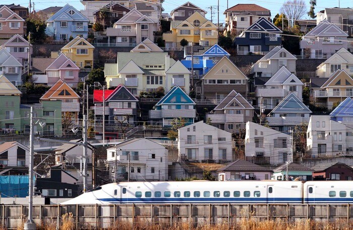 平塚付近を走る700系