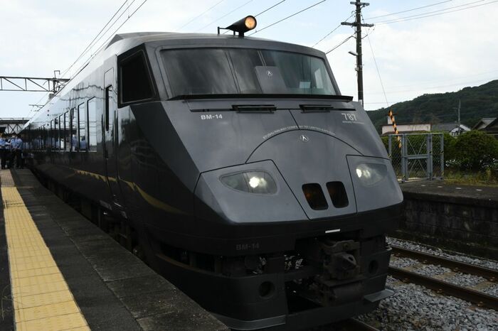 訓練運行に使われた787系