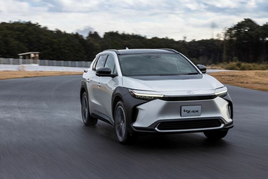 bZ4XのAWDモデル（筆者撮影）