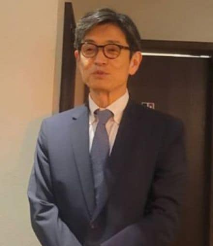 「俺の炉ばた」の説明をする立石社長（筆者撮影）