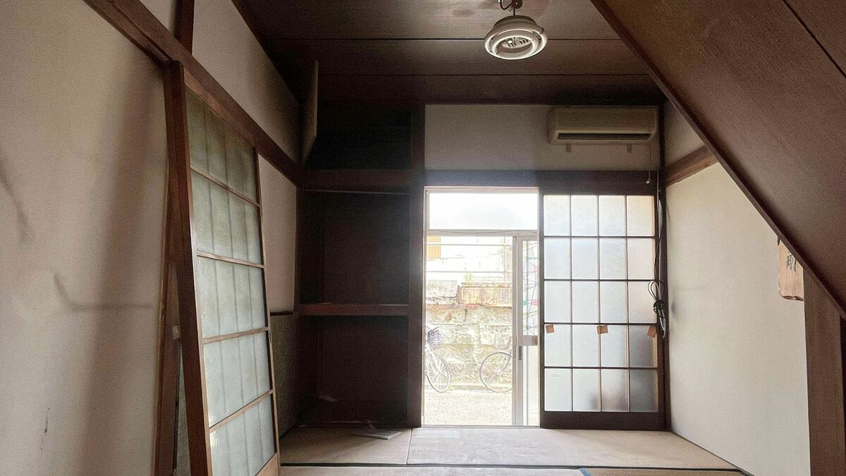 ｢廃墟｣のような空き長屋を民泊に…収益でアートを支える東京･京島の"実験"､助成金だけに頼らない｢文化の循環｣とは | ライフ | 東洋経済オンライン
