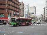 東陽町駅前の交差点。東西線はこの地下を横方向に通っており、新線は直交する形となる（記者撮影）