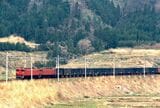 板谷峠を走るEF71形重連の貨物列車（撮影：南正時）