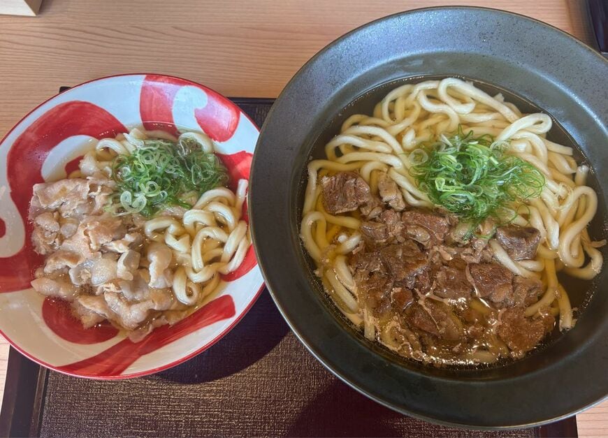 肉讃岐 もっちりうどん源次郎　霧島黒豚の肉讃岐うどん　国産牛煮込の肉讃岐うどん