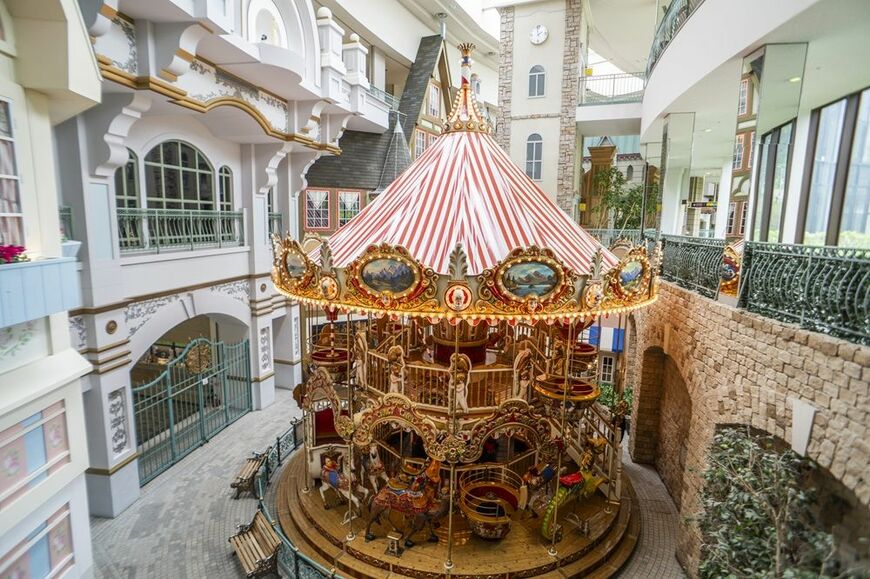 ルスツリゾートにある2階建てのメリーゴーランド（写真：369days提供）