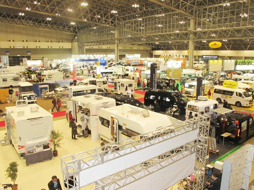 バンテック新潟が新型ノアをベースに制作した車中泊仕様「MR（エムアール）」（筆者撮影）