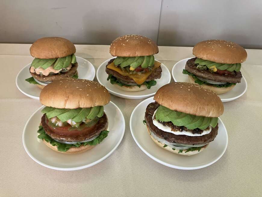 ソイアボカドバーガー、クラシックアボカドチーズバーガー、クラシックアボカドバーガー、アボカドシュリンプバーガー、クラシックアボカドクリームチーズバーガー