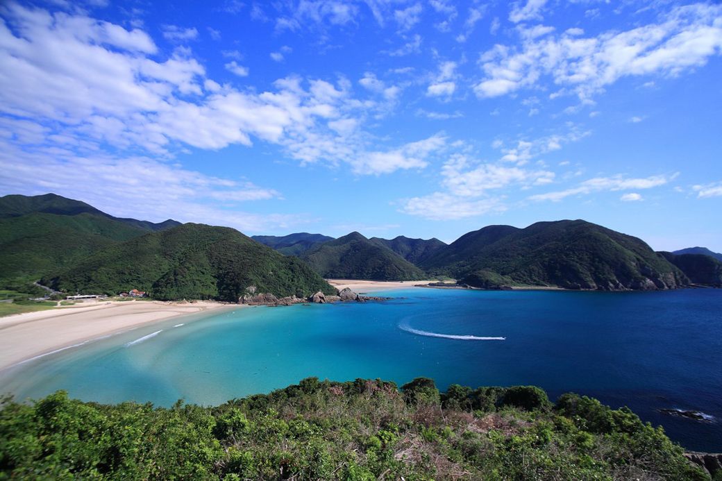 白砂の高浜海水浴場（写真：五島市提供）