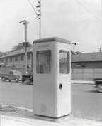 日本電信電話公社 鉄製公衆電話室／1953