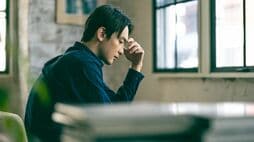職場では感謝されず､子どもは親離れ…｢誰かの役に立っている感覚｣が枯れ果てた40～50代を救う､会社の外の小さな習慣