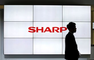 シャープ､｢国産有機ELスマホ｣を発表