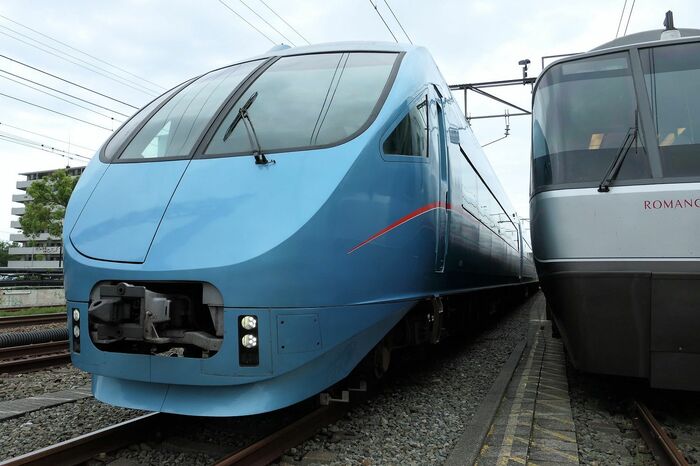 ライト類は連結器横にある