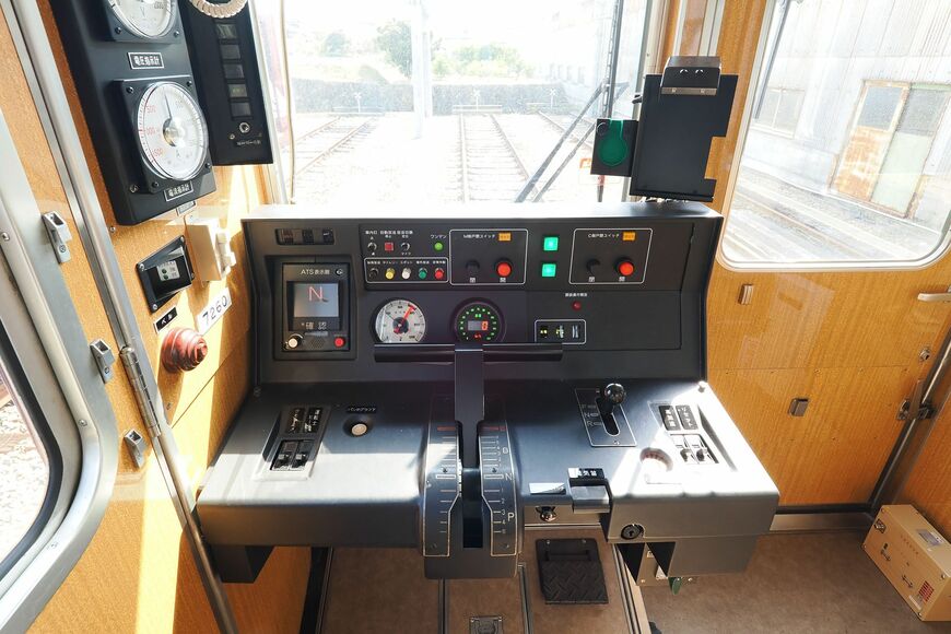 能勢電鉄　7200系　運転台
