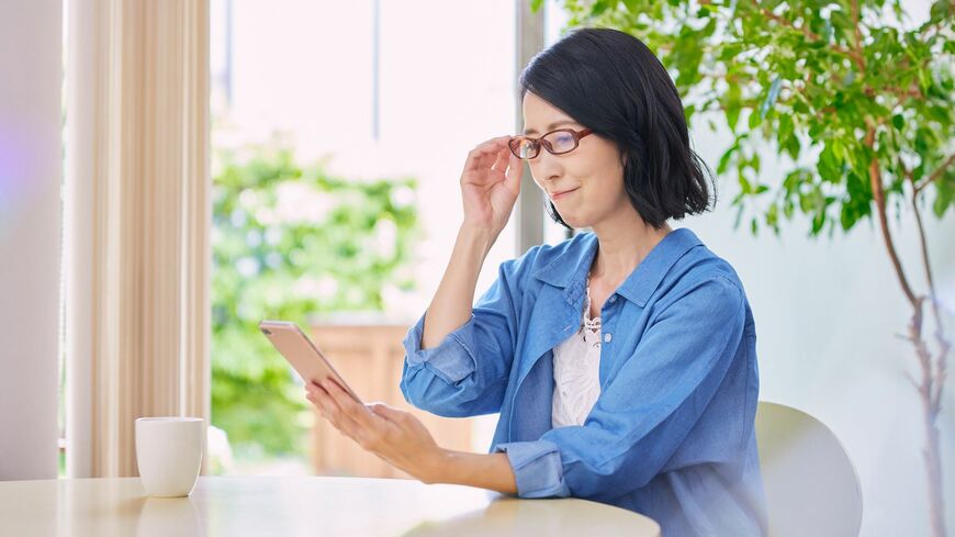 目の寿命を延ばす工夫とは？（写真：elise／PIXTA）