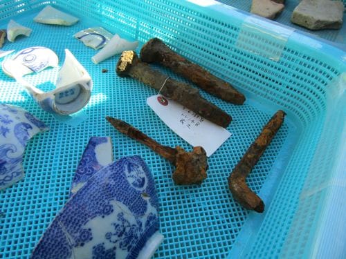 発掘品の一部（筆者撮影）