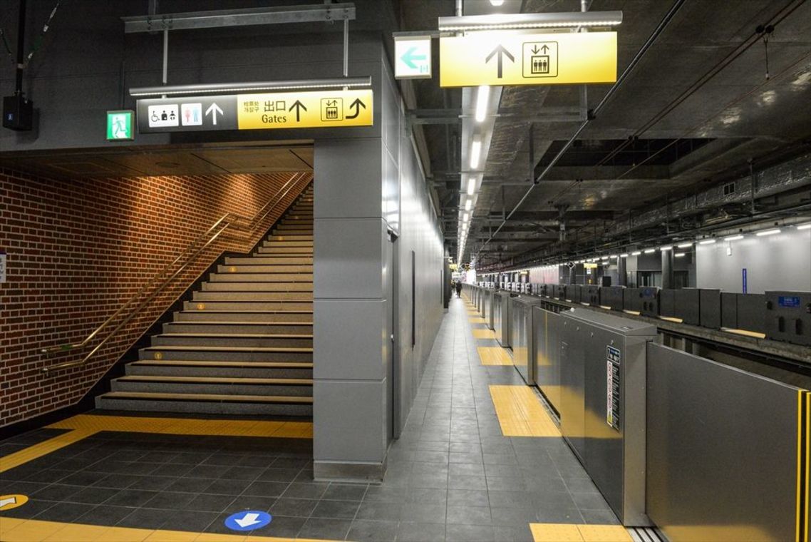 羽沢横浜国大駅のホーム