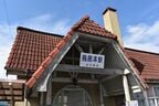 線内には趣のある木造駅舎がたくさん残っている