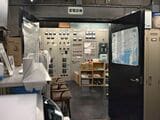 地下2階は変電設備や汚水処理タンクなどがある、ビルのコアともいうべき場所だ（筆者撮影）