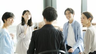 ミーティング中のビジネスパーソン