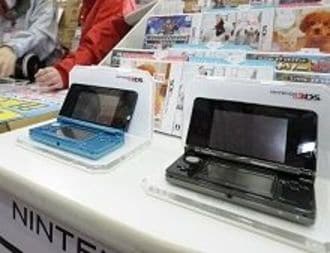 任天堂が３度目の業績下方修正、年末商戦で３ＤＳにようやく弾みつくが、１２年３月期はついに営業赤字転落へ