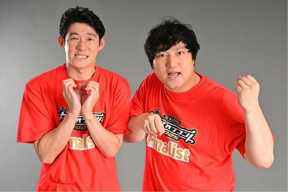 ロングコートダディの堂前透（左）と兎（右）（TBSテレビ公式サイトより引用）