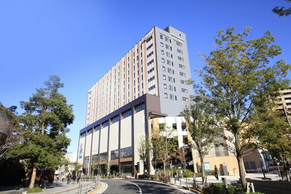 東京メトロ押上駅すぐ、東京スカイツリーが目の前という好立地に立つ『リッチモンドホテルプレミア東京スコーレ』