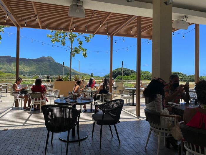 ホノルルに人通りが戻ってきた