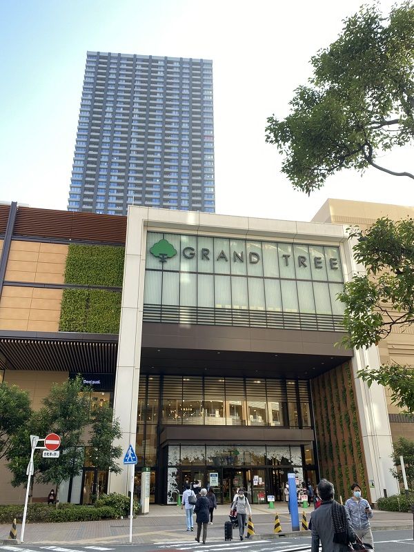 ショッピングモール「GRAND TREE」