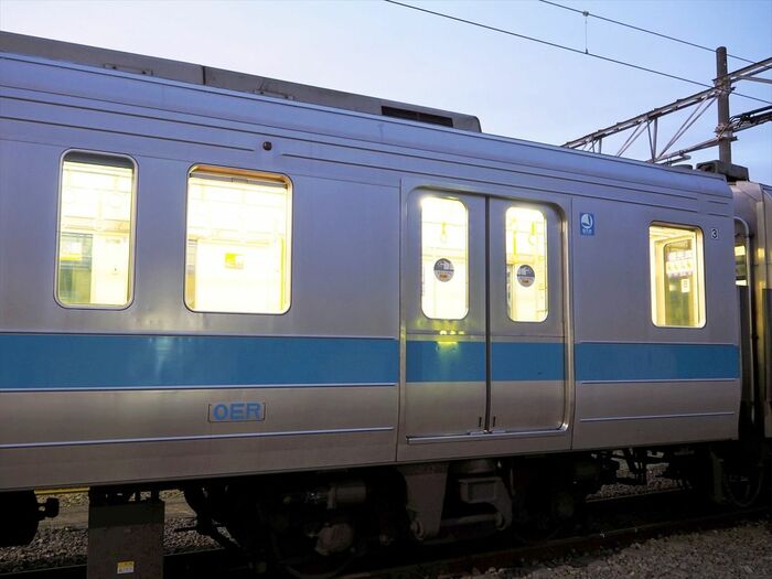 右側がもともと乗務員室だった部分。