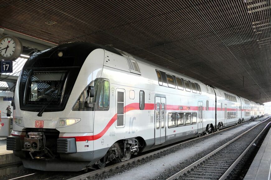 ドイツから乗り入れるローカル列車はスイス国鉄車両と同型（スイス製）（筆者撮影）