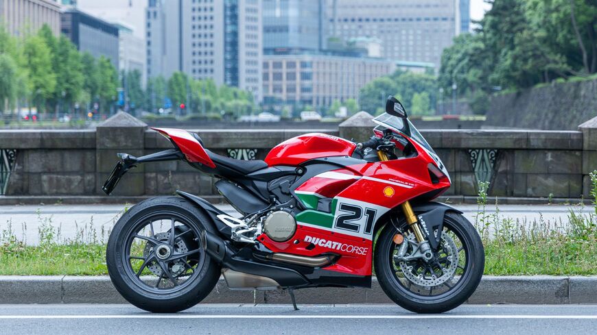 パニガーレV２ベイリス１stチャンピオンシップ20周年記念モデルのディテール（東洋経済オンライン編集部撮影）