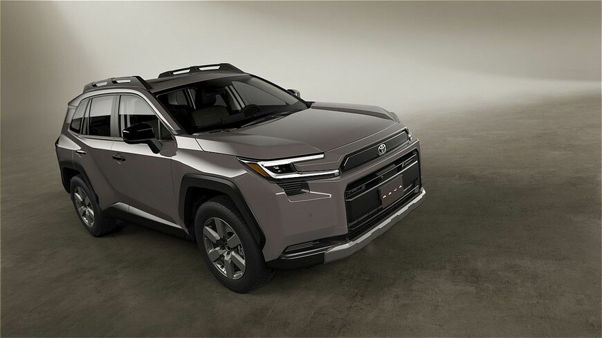 トヨタ新型「RAV4 ADVENTURE（プロトタイプ）」（写真：トヨタ自動車）