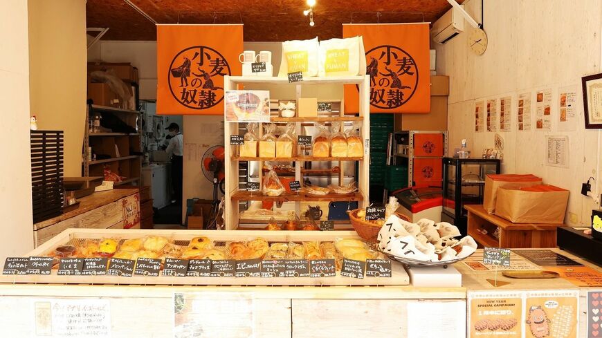 2020年に誕生したベーカリーチェーン「小麦の奴隷」。これまでに30店舗を展開し、開店予定のものを合わせると90店舗になる（撮影：今井康一）