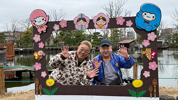 BS特番『ハチミツ二郎が行く！！電動車椅子さんぽ supported by 有吉クイズ』（写真：BS朝日公式より）